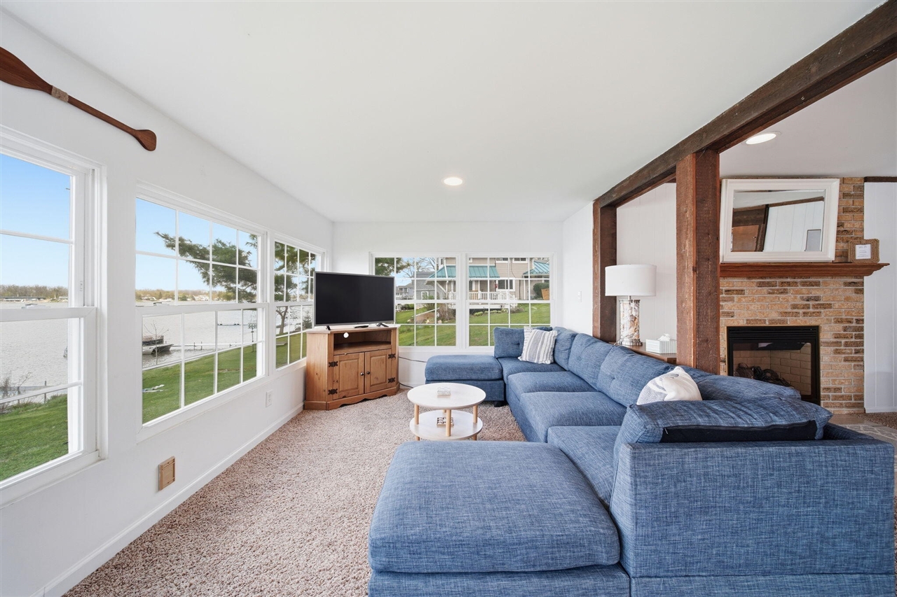 425 Oakwood Avenue, Clarklake, MI, 49234-9758