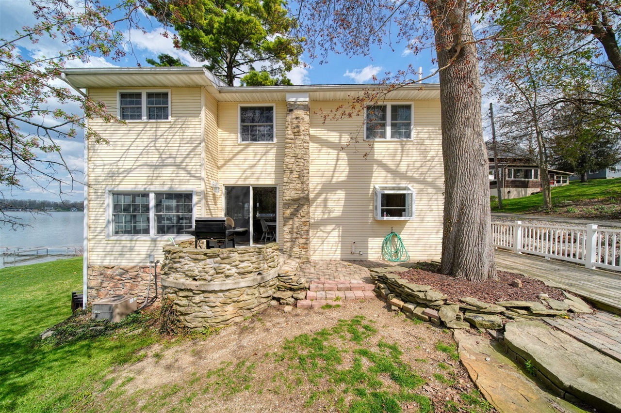 425 Oakwood Avenue, Clarklake, MI, 49234-9758