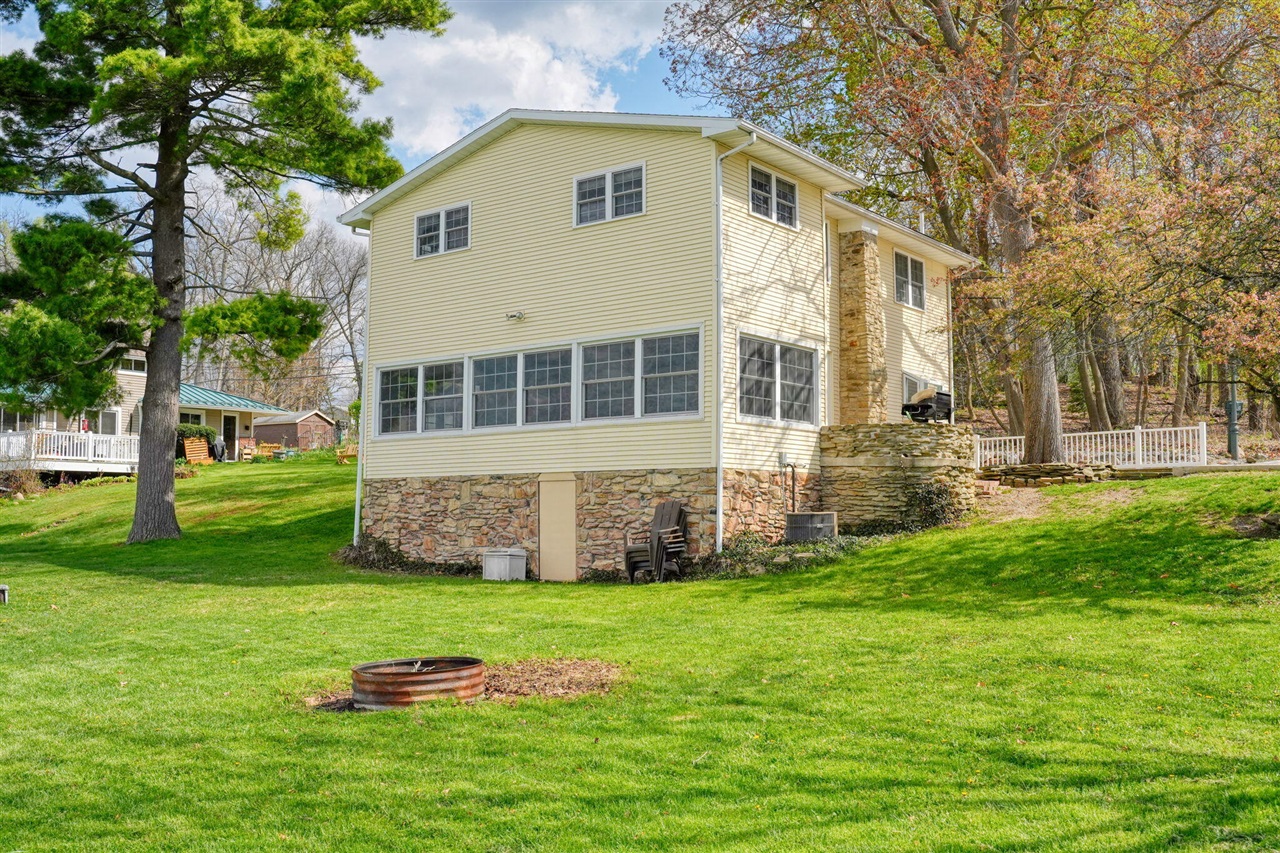 425 Oakwood Avenue, Clarklake, MI, 49234-9758