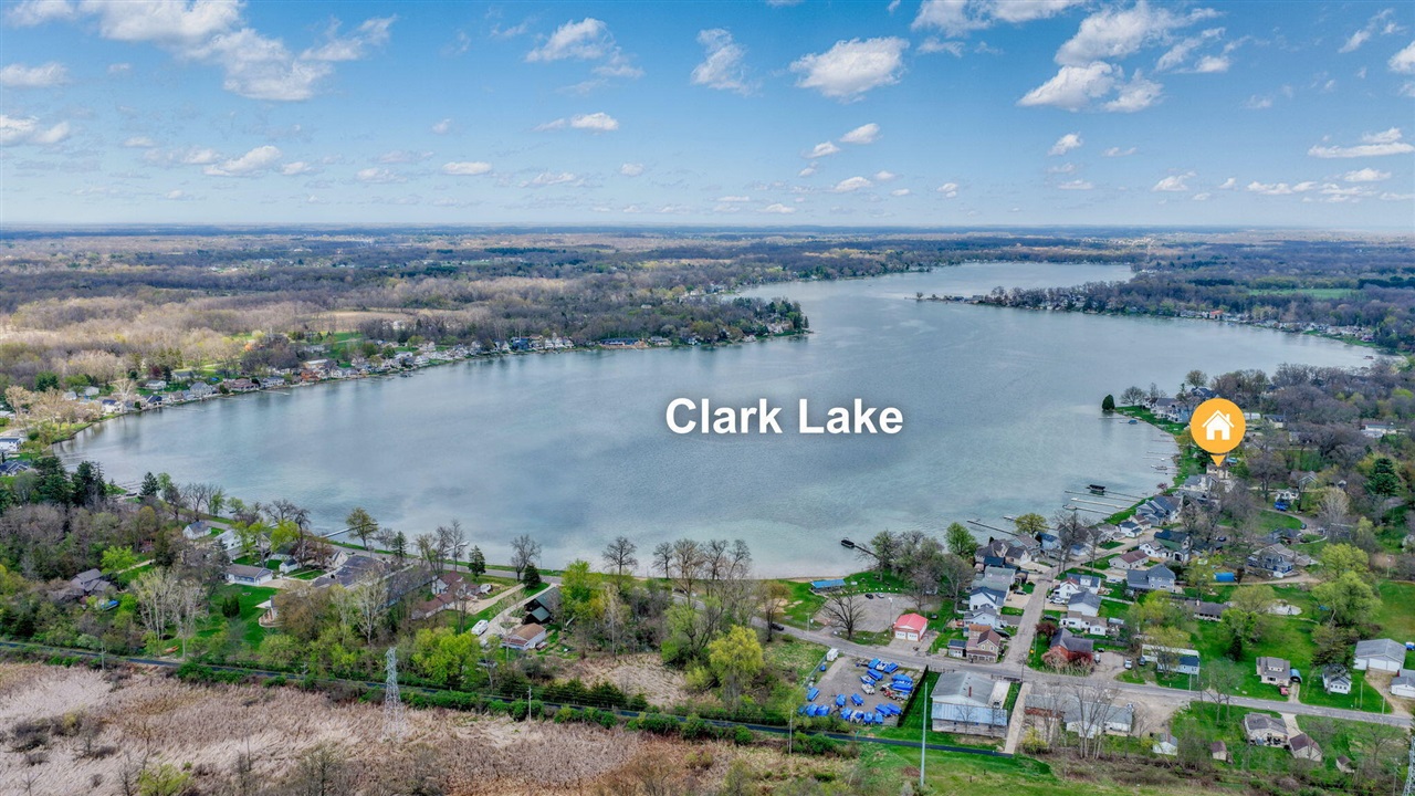 425 Oakwood Avenue, Clarklake, MI, 49234-9758