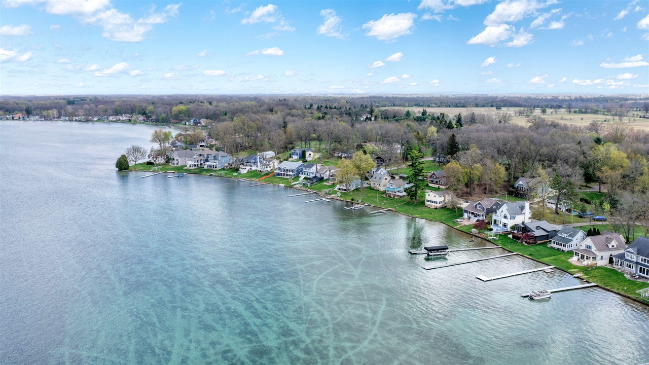 425 Oakwood Avenue, Clarklake, MI, 49234-9758