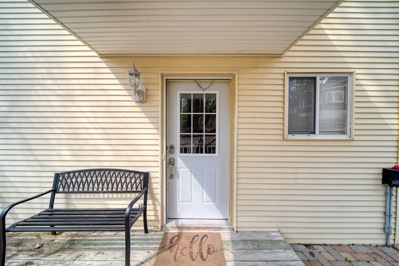 425 Oakwood Avenue, Clarklake, MI, 49234-9758