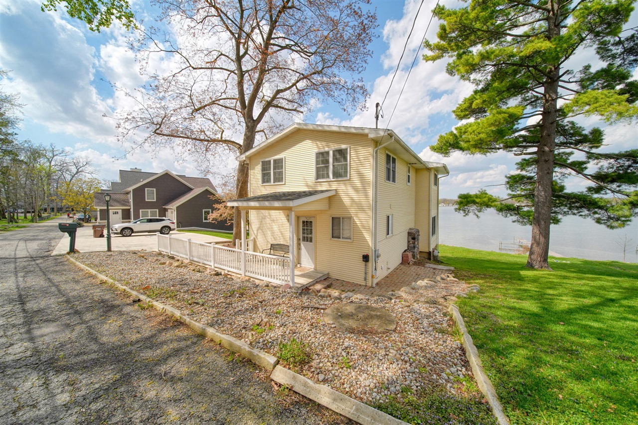 425 Oakwood Avenue, Clarklake, MI, 49234-9758