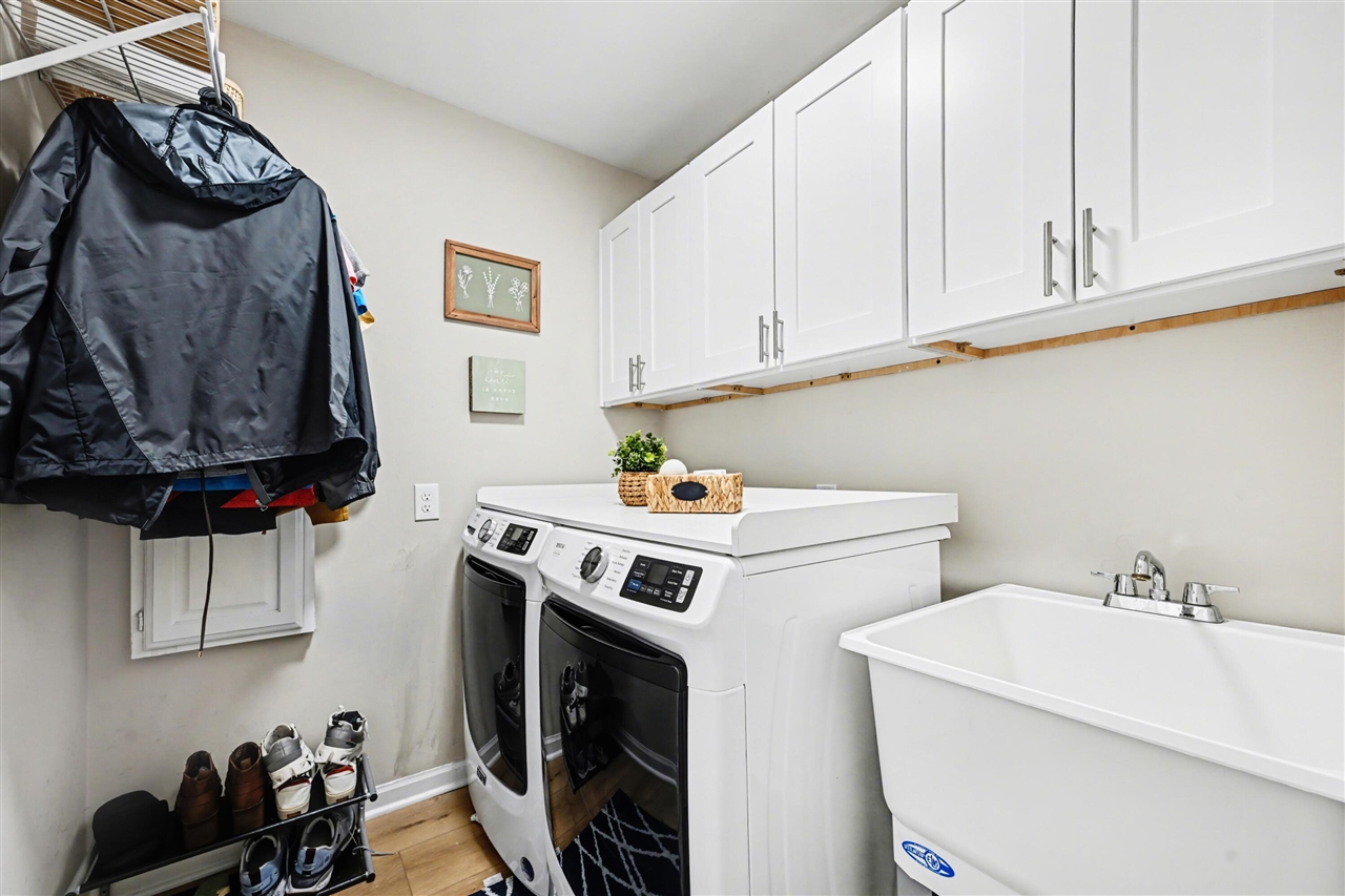 4426 Glenoaks Court, Warren, MI, 48092-4196