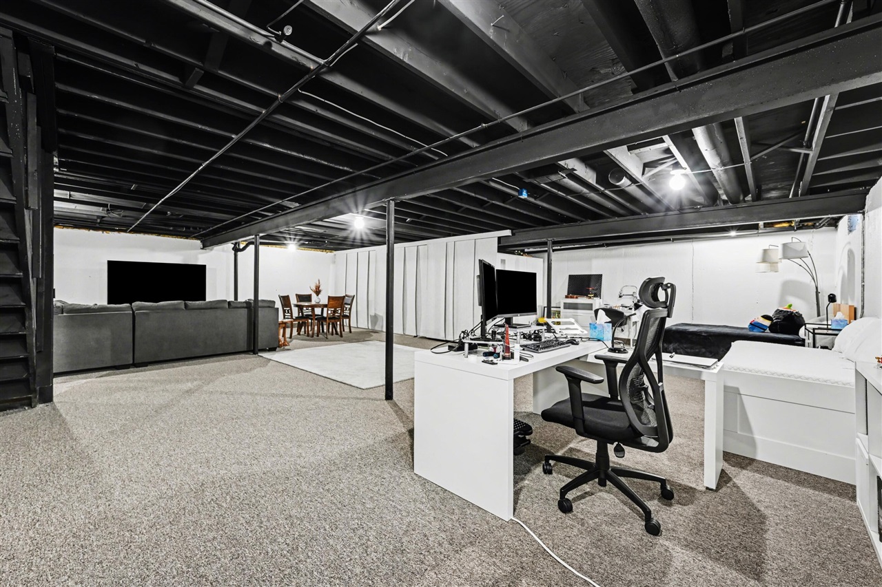 4426 Glenoaks Court, Warren, MI, 48092-4196