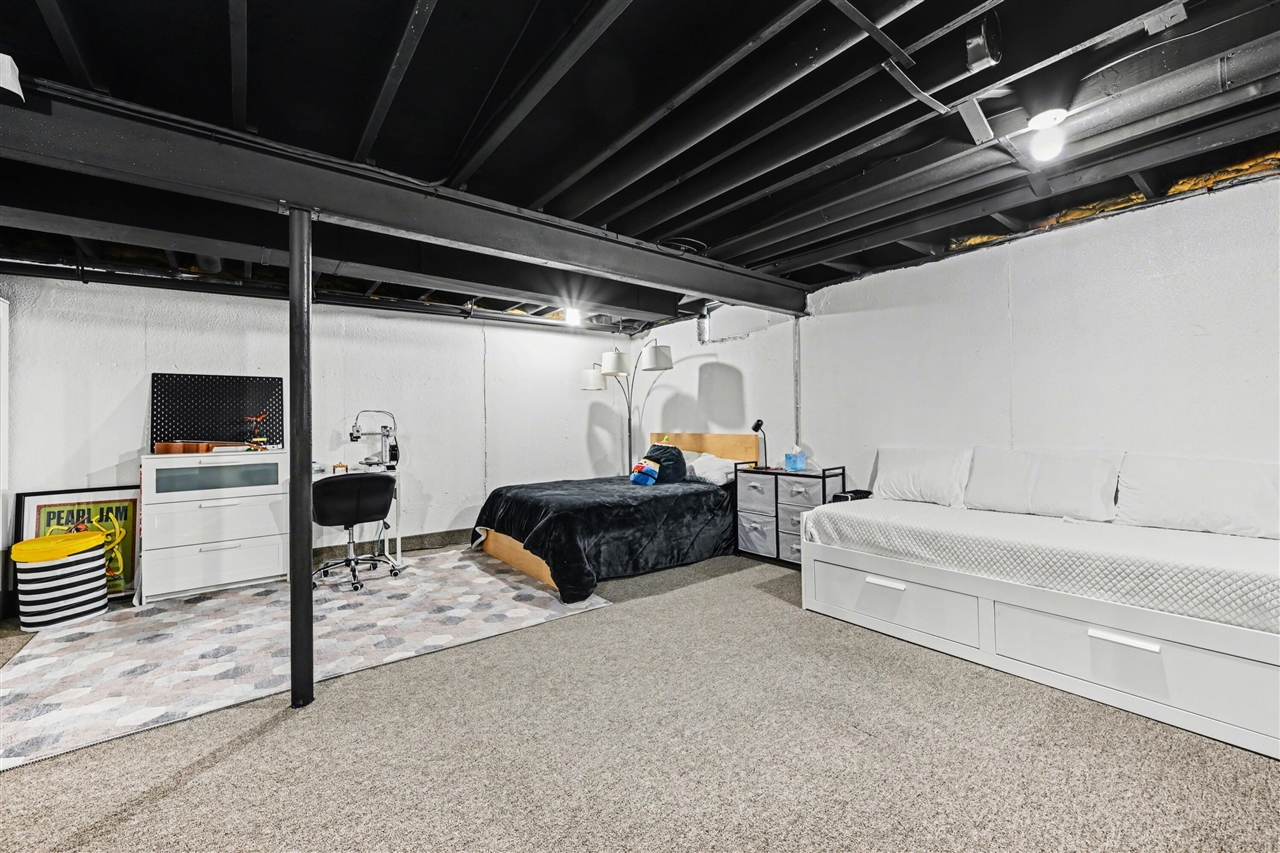 4426 Glenoaks Court, Warren, MI, 48092-4196