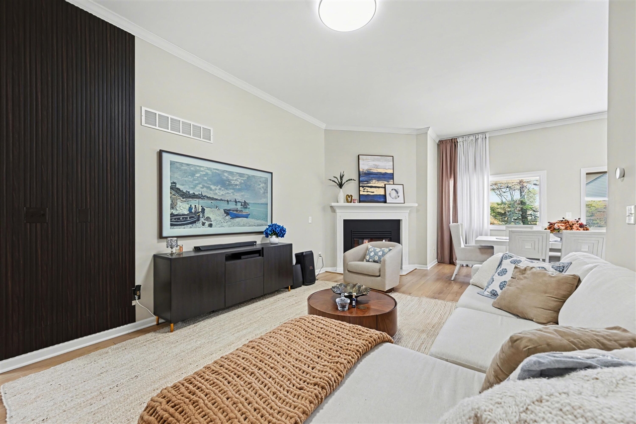 4426 Glenoaks Court, Warren, MI, 48092-4196