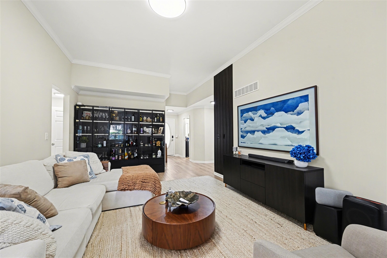 4426 Glenoaks Court, Warren, MI, 48092-4196