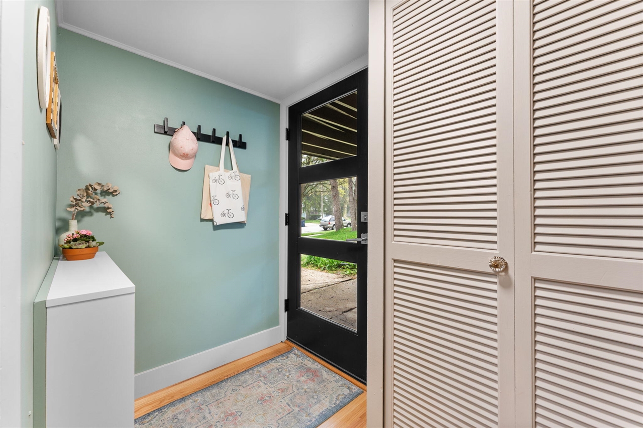 1214 Pomona Road, Ann Arbor, MI, 48103-3047