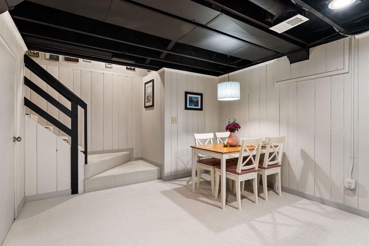 1214 Pomona Road, Ann Arbor, MI, 48103-3047