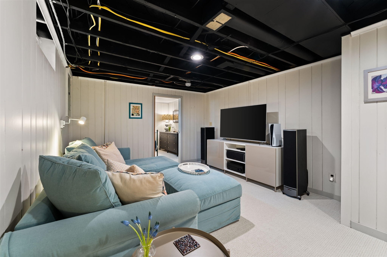 1214 Pomona Road, Ann Arbor, MI, 48103-3047