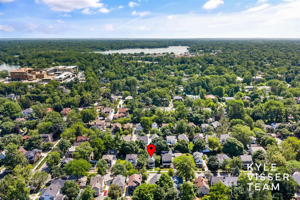 Homes for sale in Grand Rapids, MI | 622 Gladstone Dr, Grand Rapids, MI 49506 | MLS# 70526540