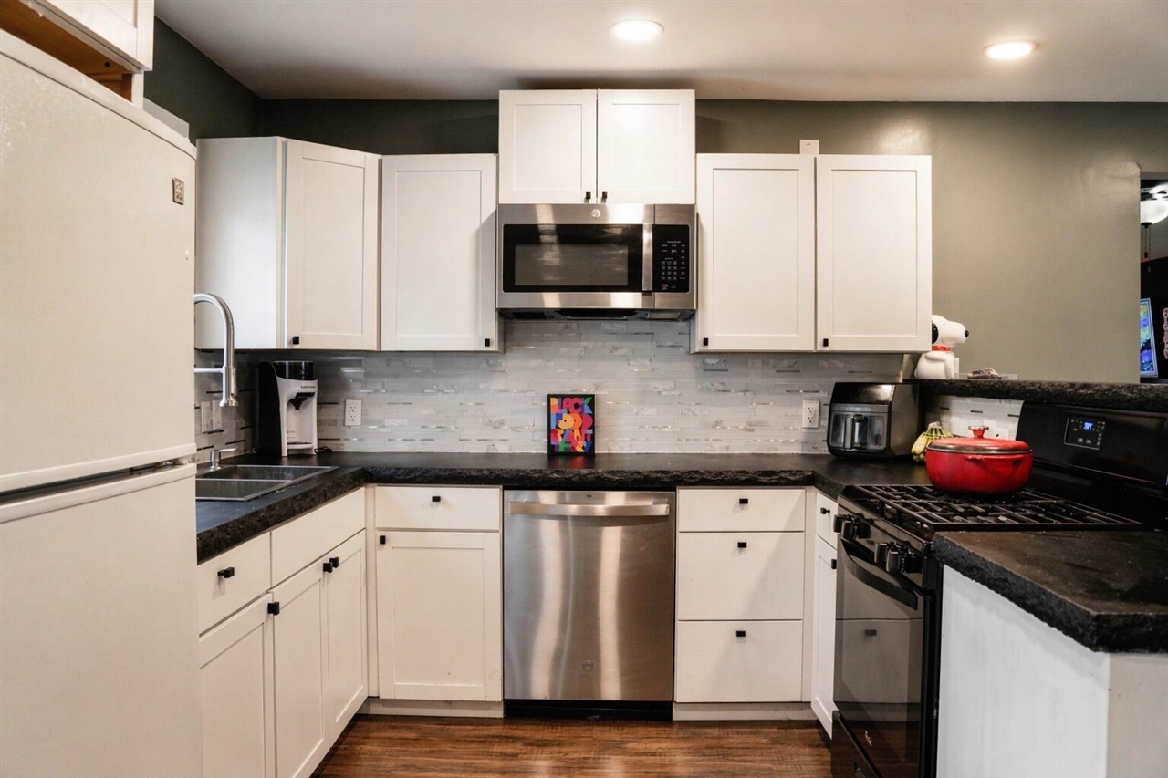 744 Fremont Street, Middleville, MI, 49333-8666