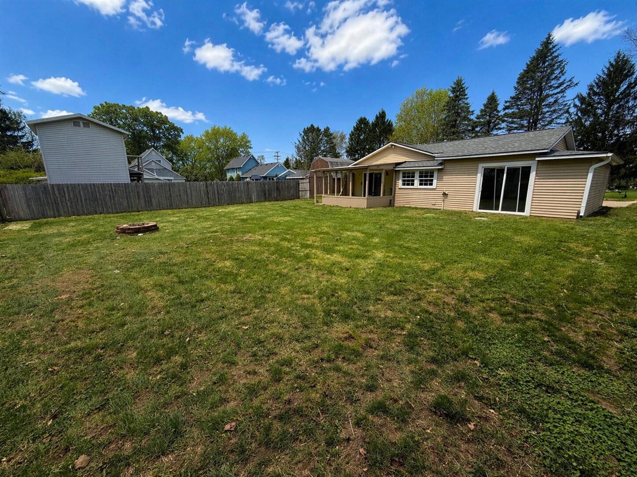 744 Fremont Street, Middleville, MI, 49333-8666