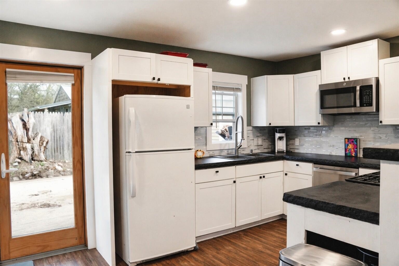 744 Fremont Street, Middleville, MI, 49333-8666