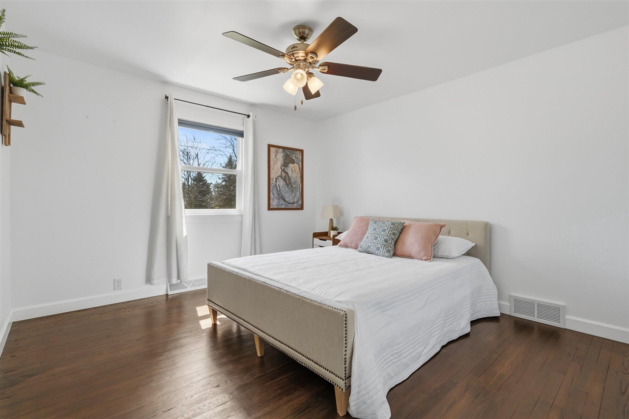 5260 Texas Drive, Kalamazoo, MI, 49009-9769