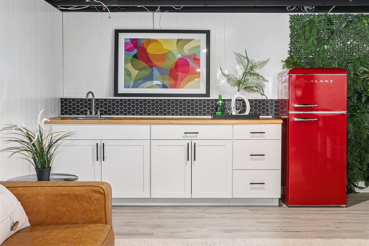 5260 Texas Drive, Kalamazoo, MI, 49009-9769