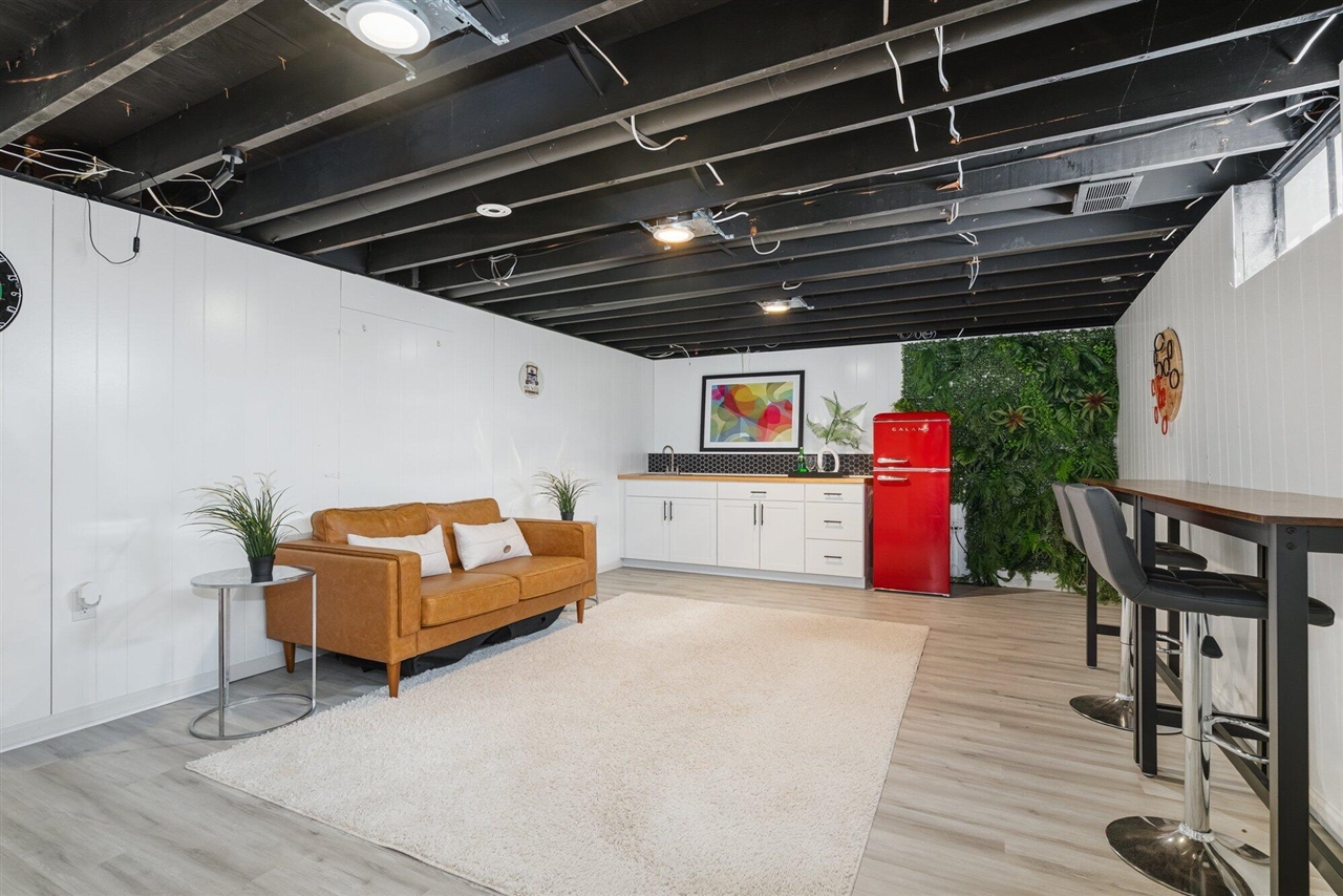 5260 Texas Drive, Kalamazoo, MI, 49009-9769