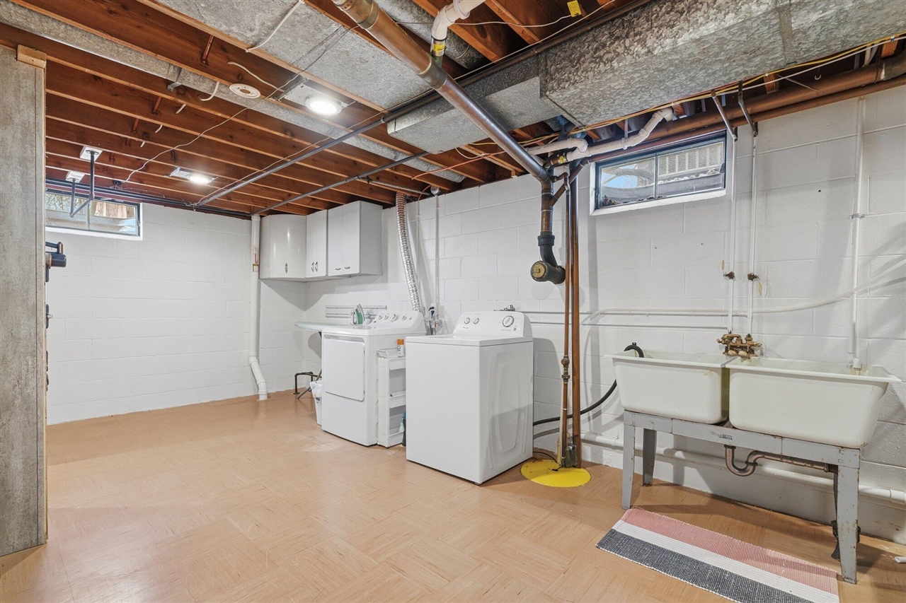 5260 Texas Drive, Kalamazoo, MI, 49009-9769