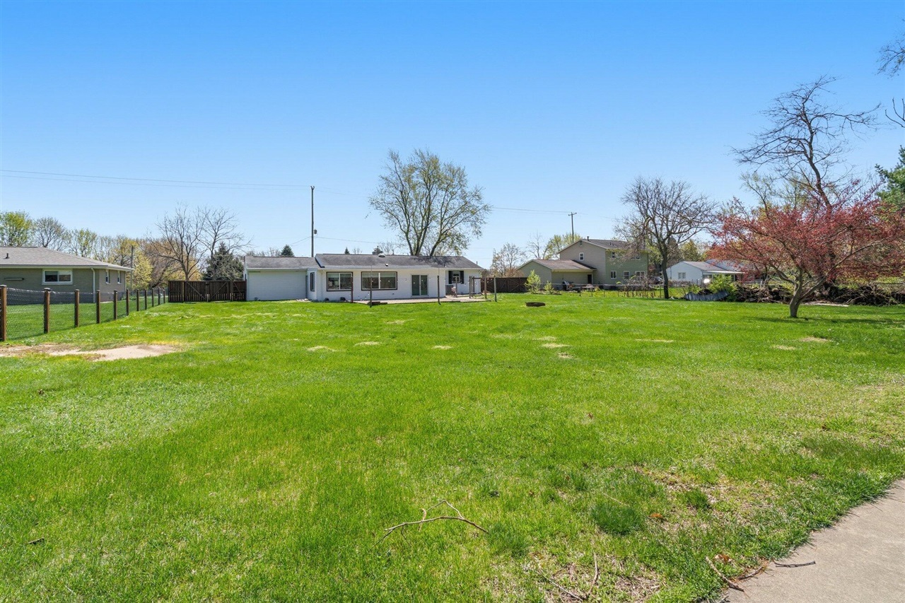 5260 Texas Drive, Kalamazoo, MI, 49009-9769