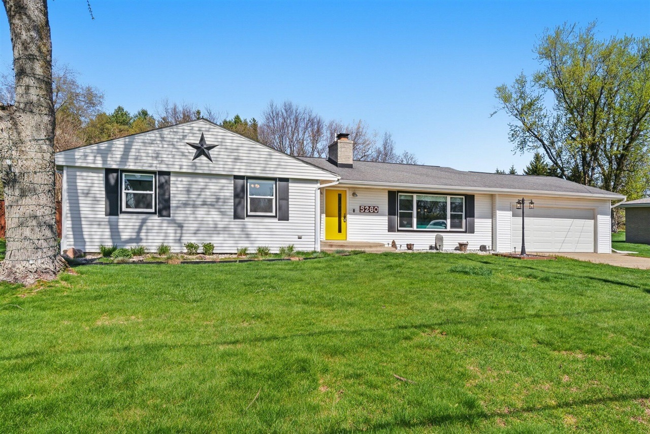 5260 Texas Drive, Kalamazoo, MI, 49009-9769