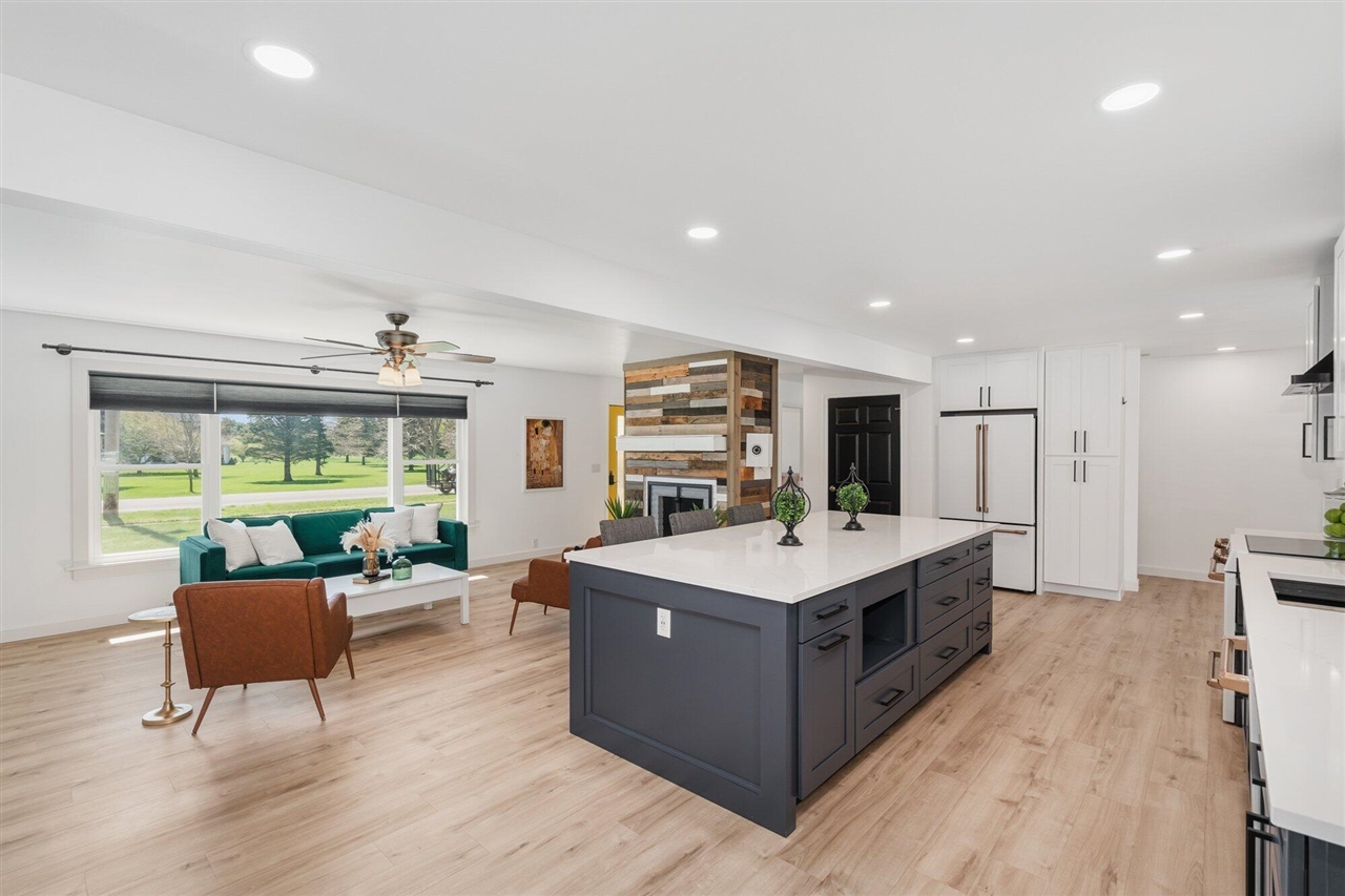 5260 Texas Drive, Kalamazoo, MI, 49009-9769