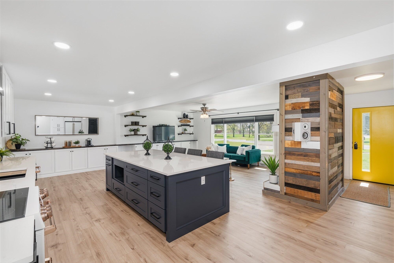 5260 Texas Drive, Kalamazoo, MI, 49009-9769