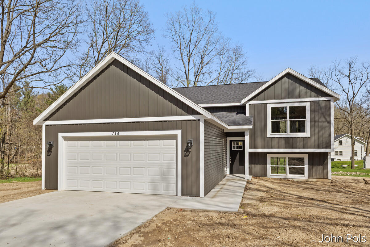 726 S Lincoln Street, Greenville, MI, 48838