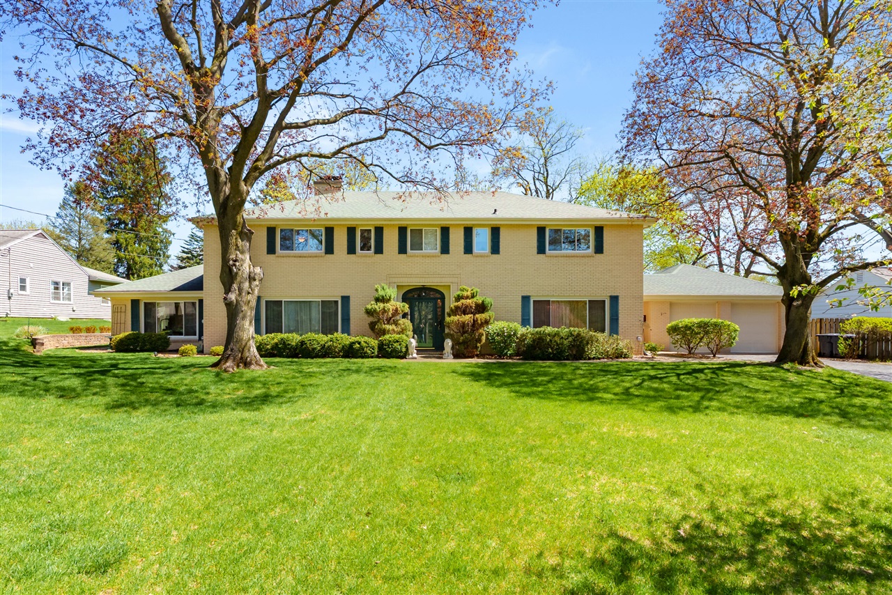 1st image of 2421 Waite Ave, Kalamazoo, MI 49008 | MLS# 70526654
