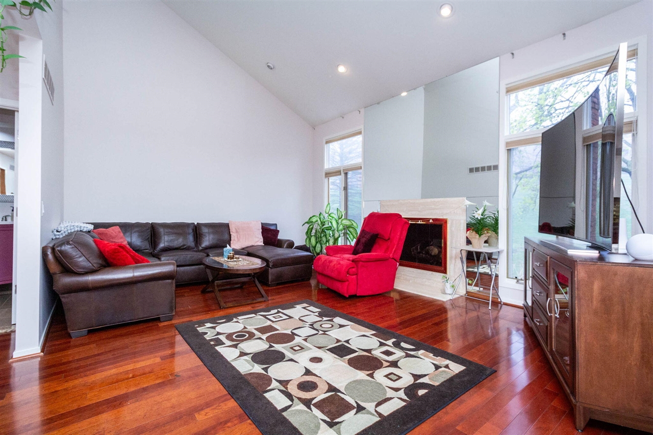 37834 Siena Drive, Farmington, MI, 48331-5979