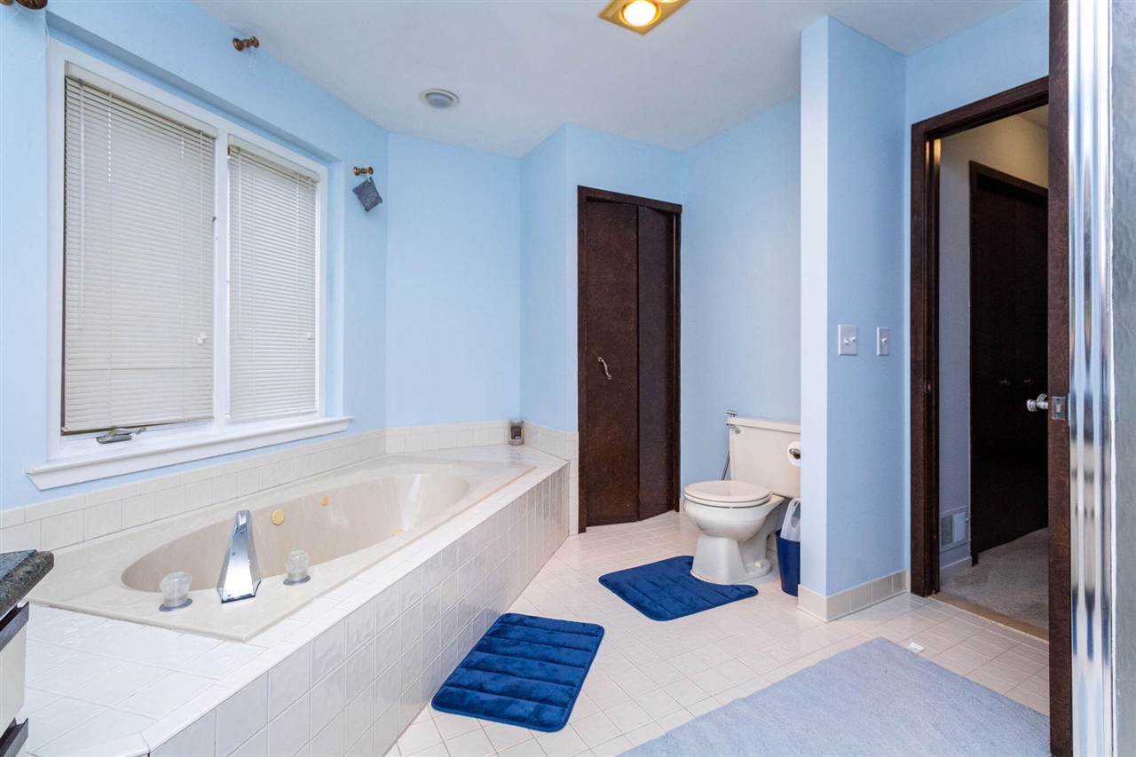 37834 Siena Drive, Farmington, MI, 48331-5979