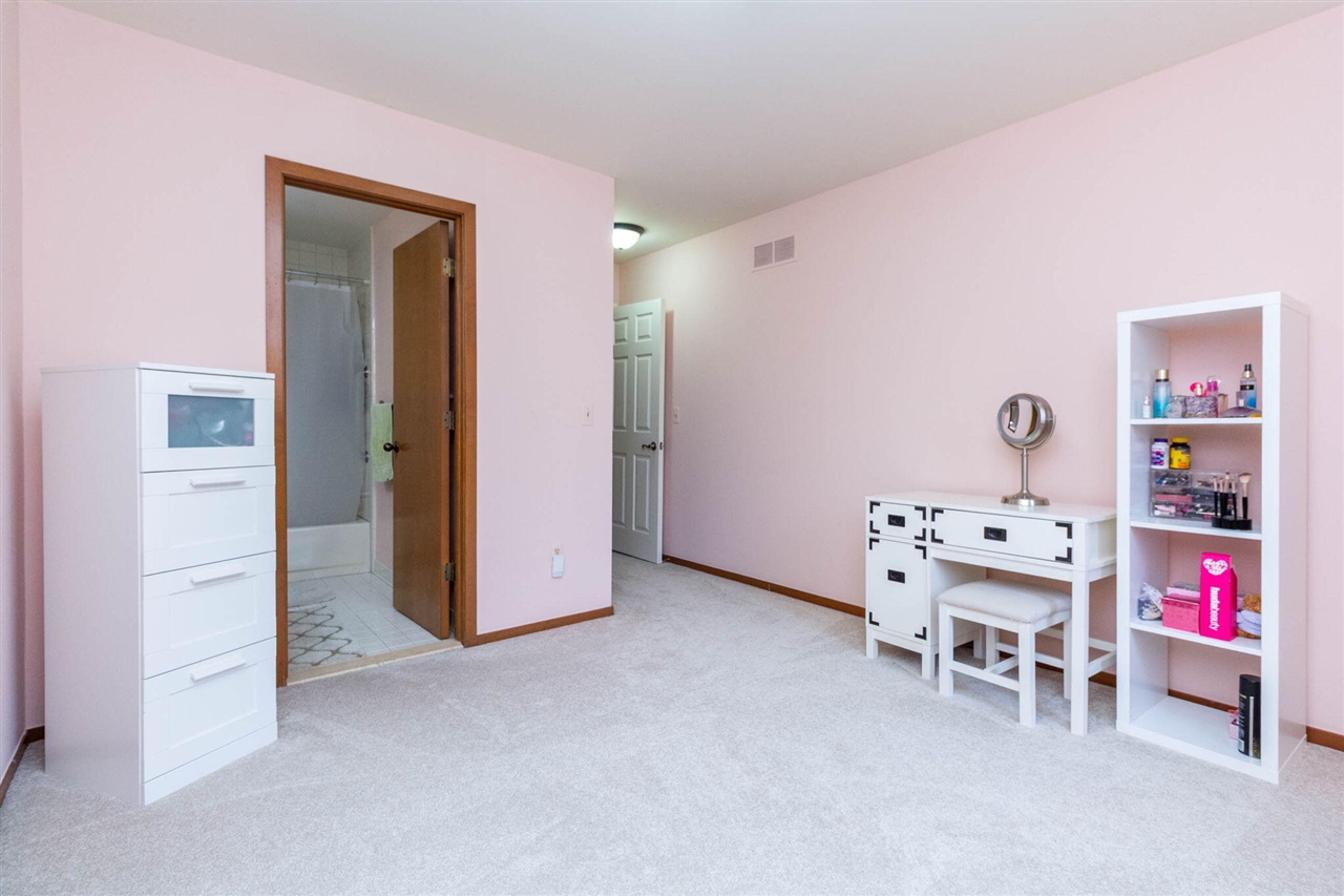 37834 Siena Drive, Farmington, MI, 48331-5979