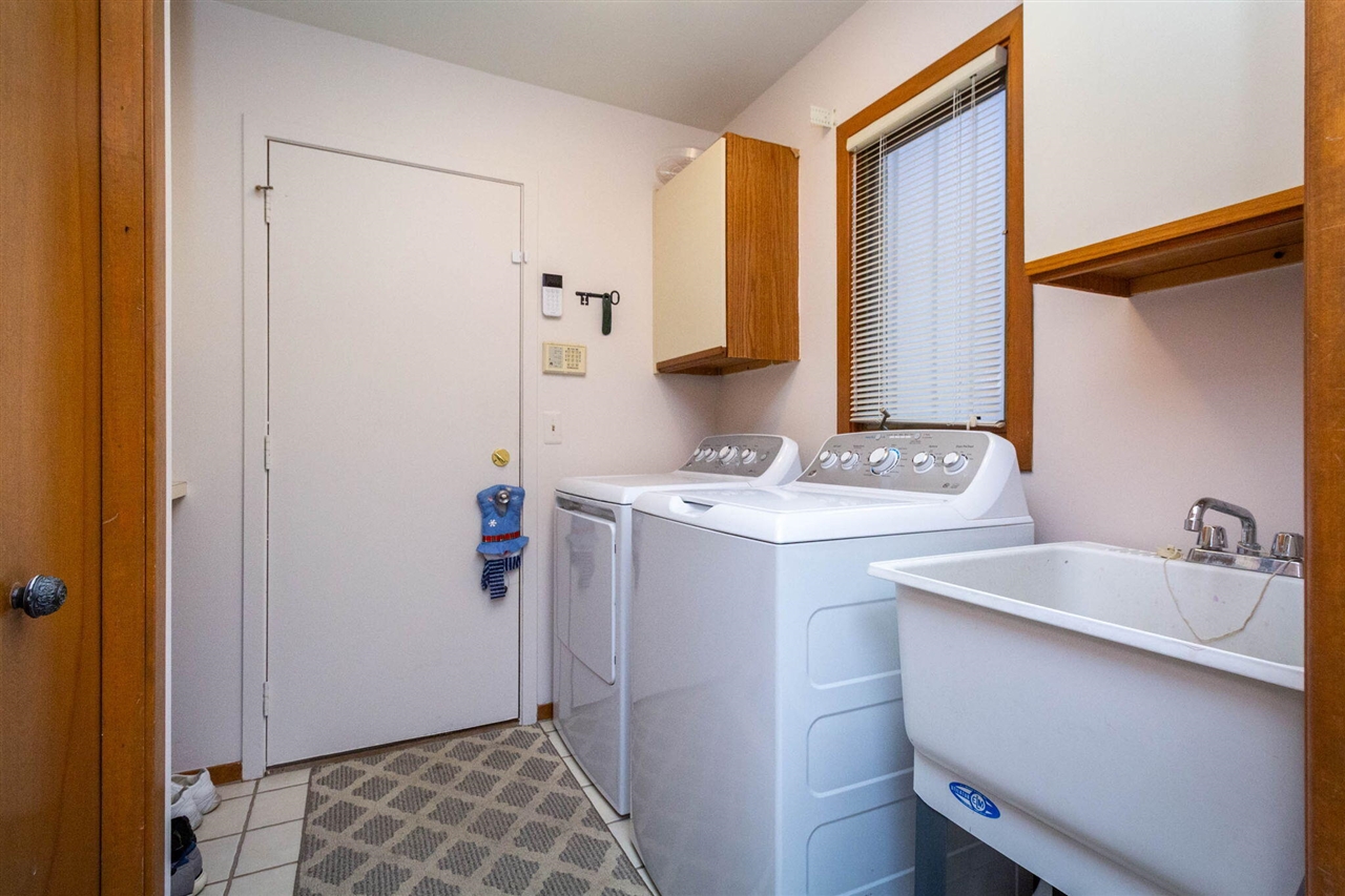 37834 Siena Drive, Farmington, MI, 48331-5979