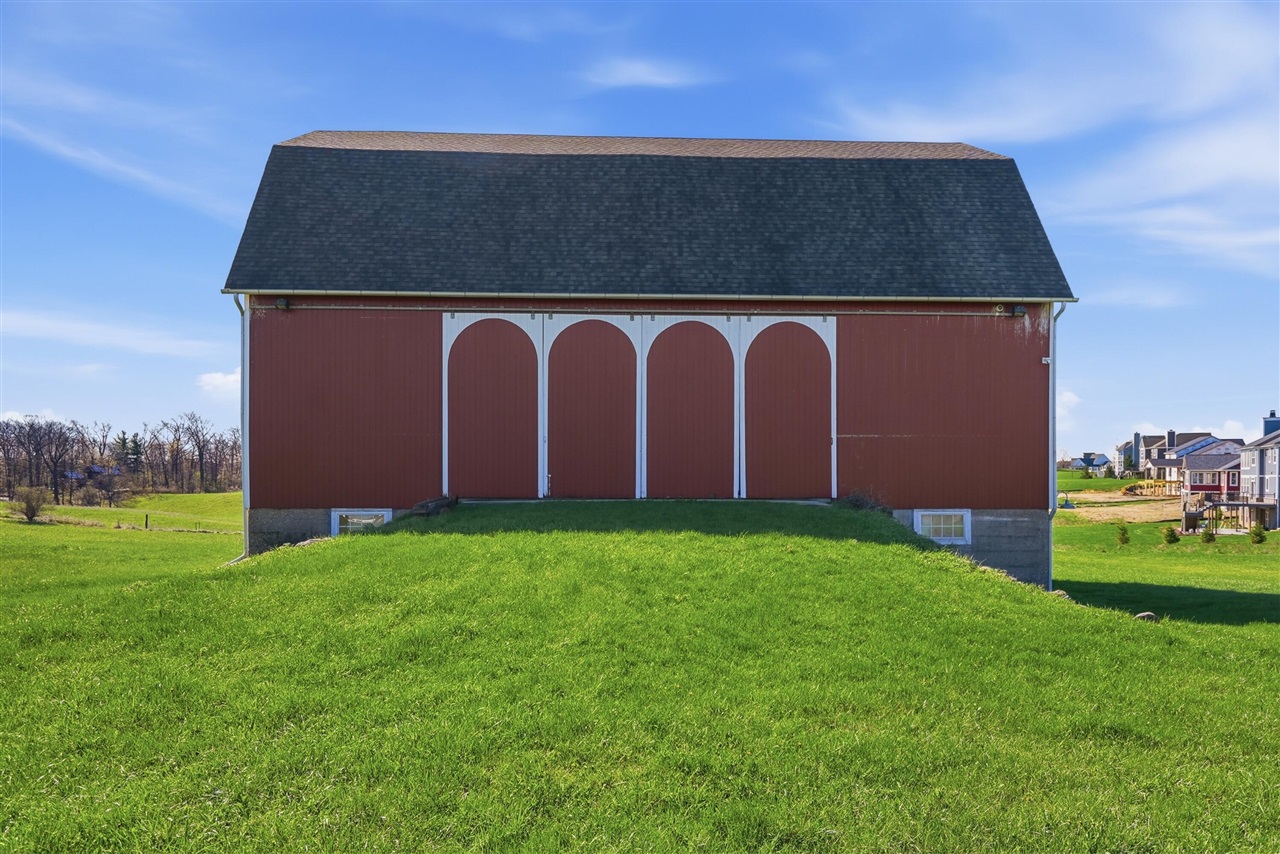 4596 Lake Vista Drive, Dexter, MI, 48130-8444