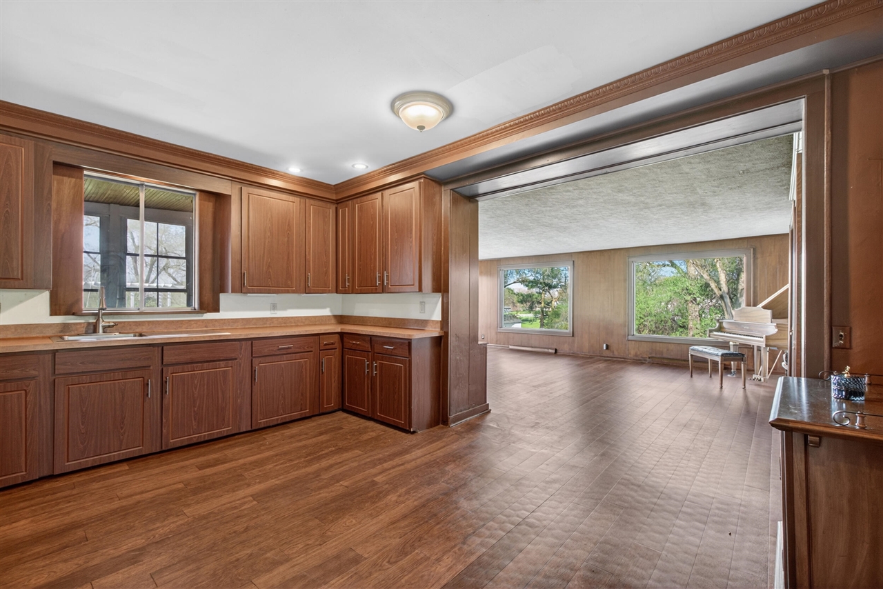 6231 Moon Lake Road, Jackson, MI, 49201-8578