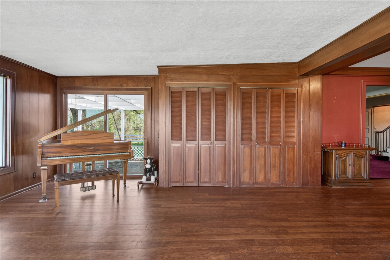6231 Moon Lake Road, Jackson, MI, 49201-8578