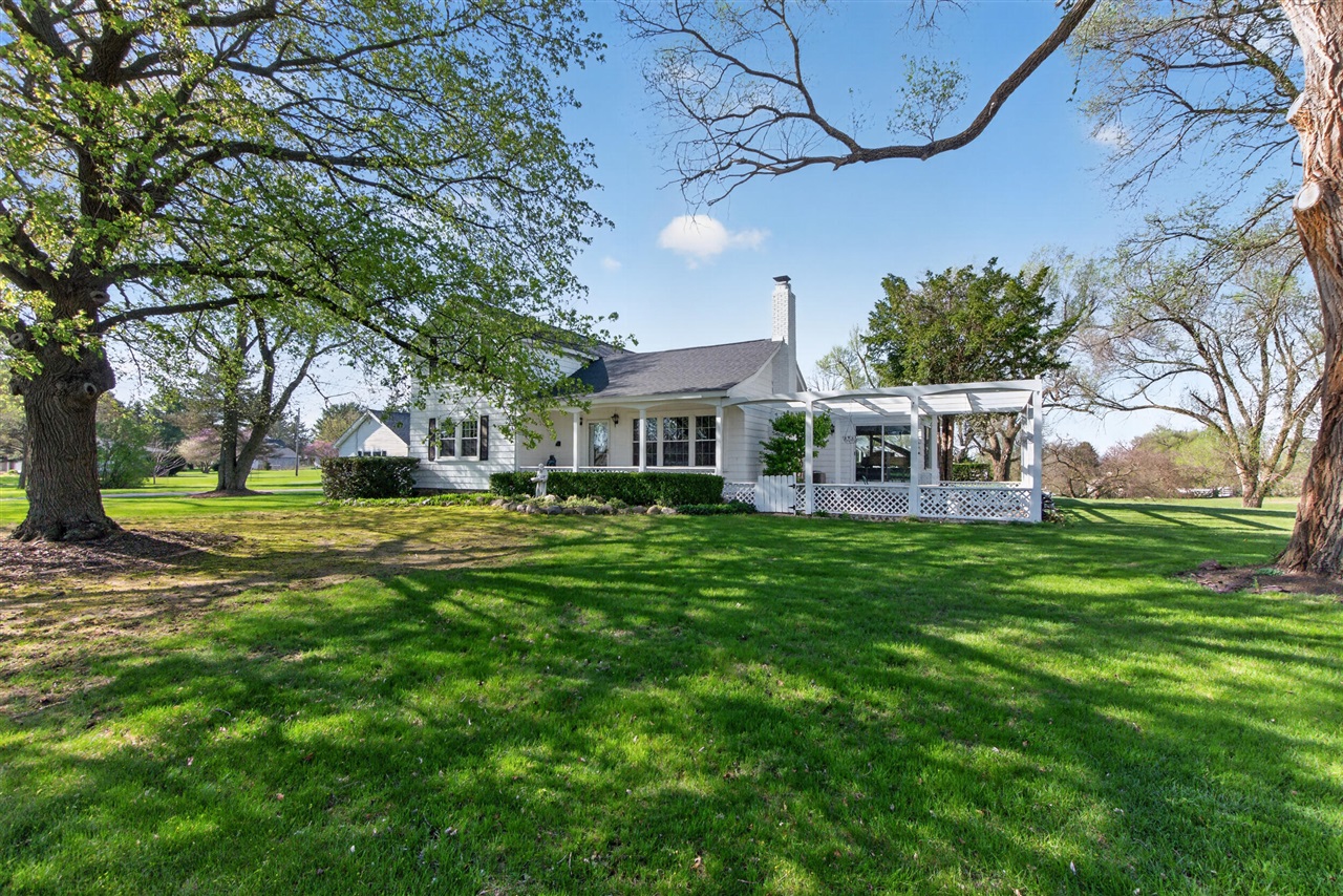 6231 Moon Lake Road, Jackson, MI, 49201-8578