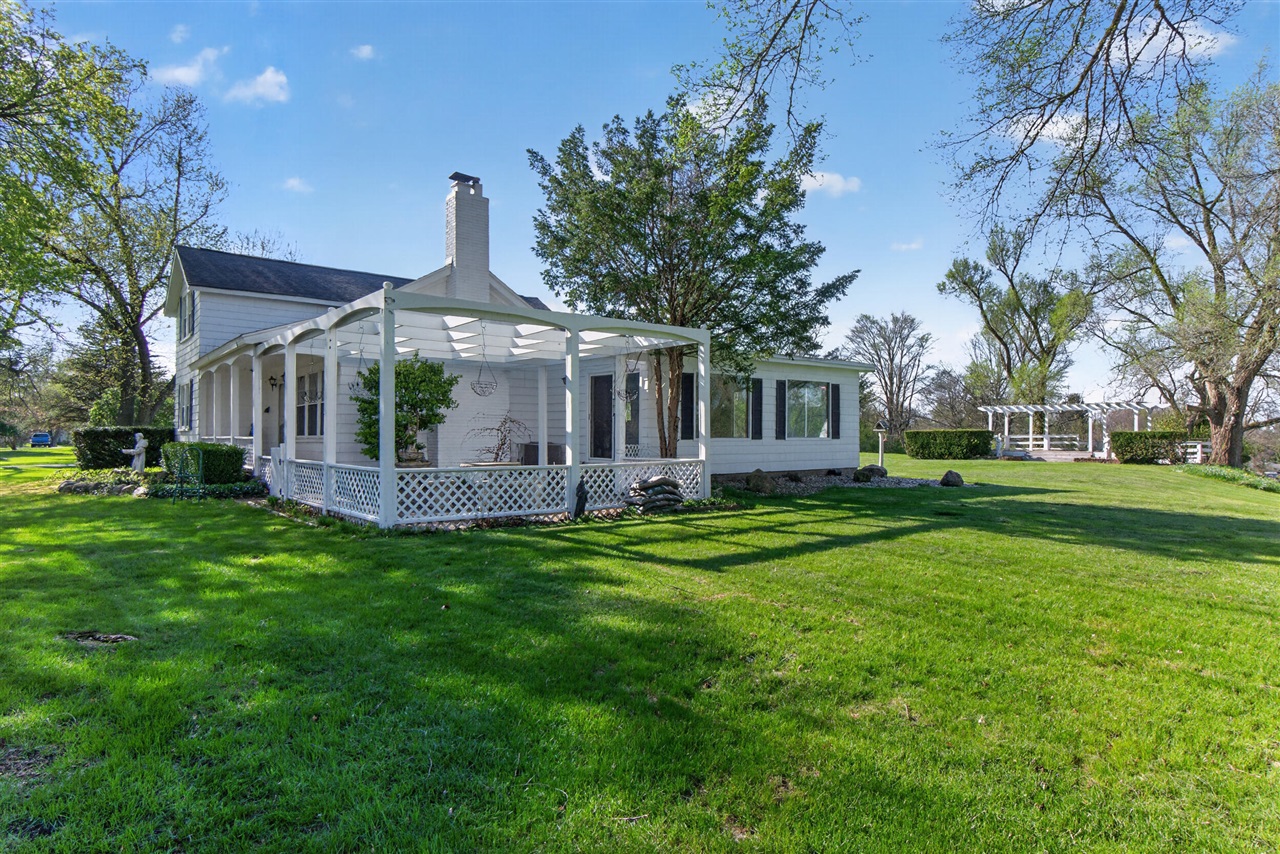 6231 Moon Lake Road, Jackson, MI, 49201-8578