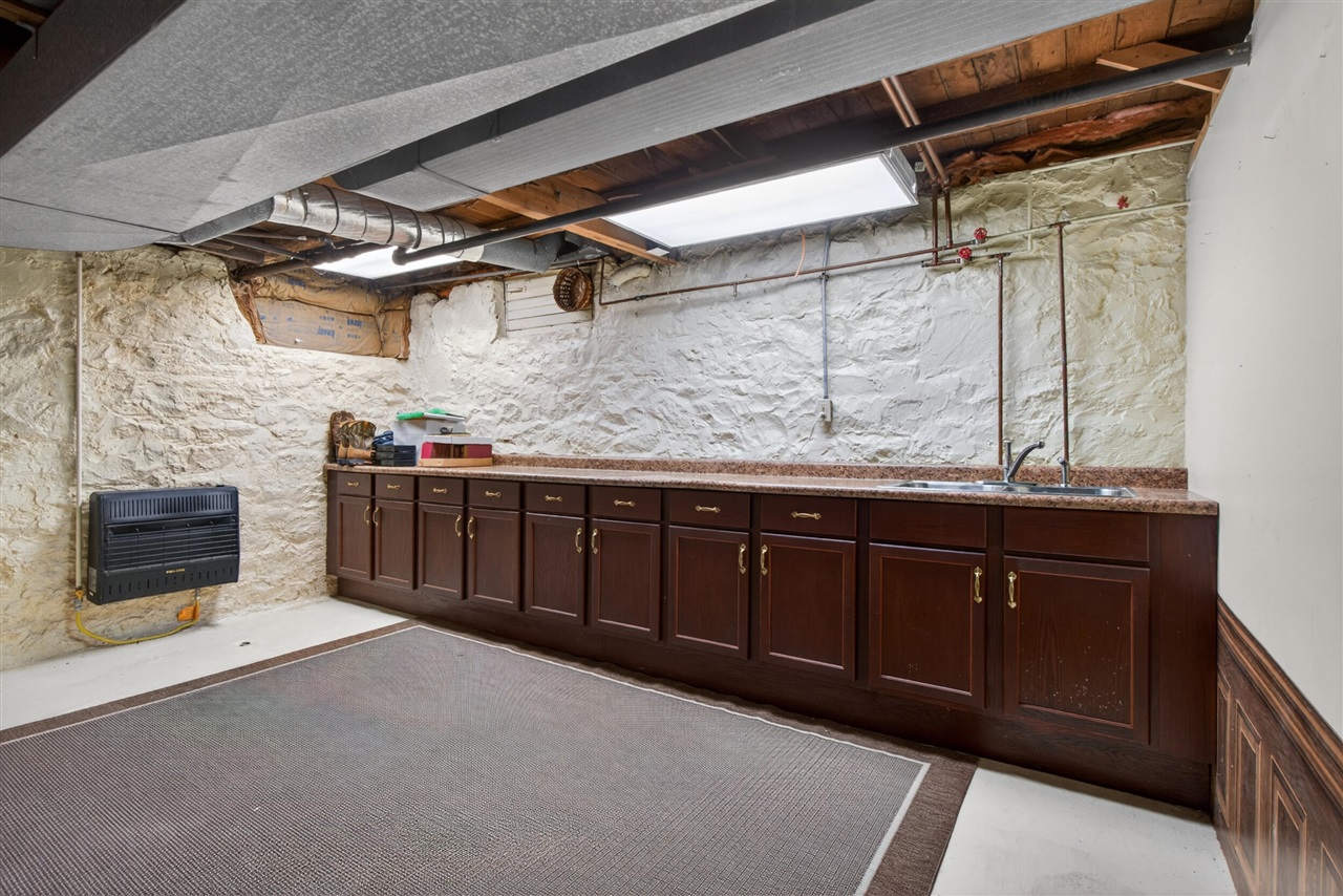 6231 Moon Lake Road, Jackson, MI, 49201-8578
