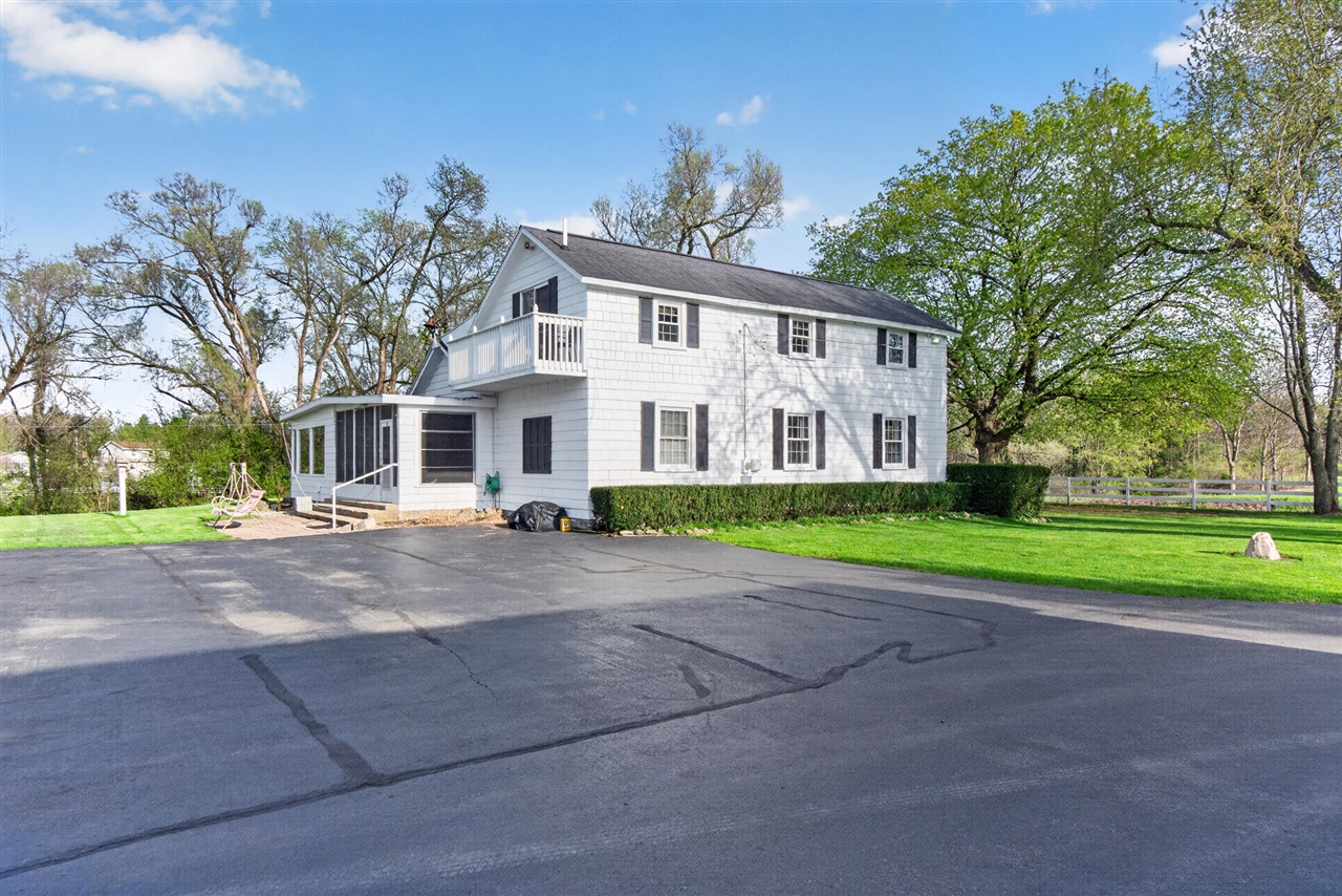 6231 Moon Lake Road, Jackson, MI, 49201-8578