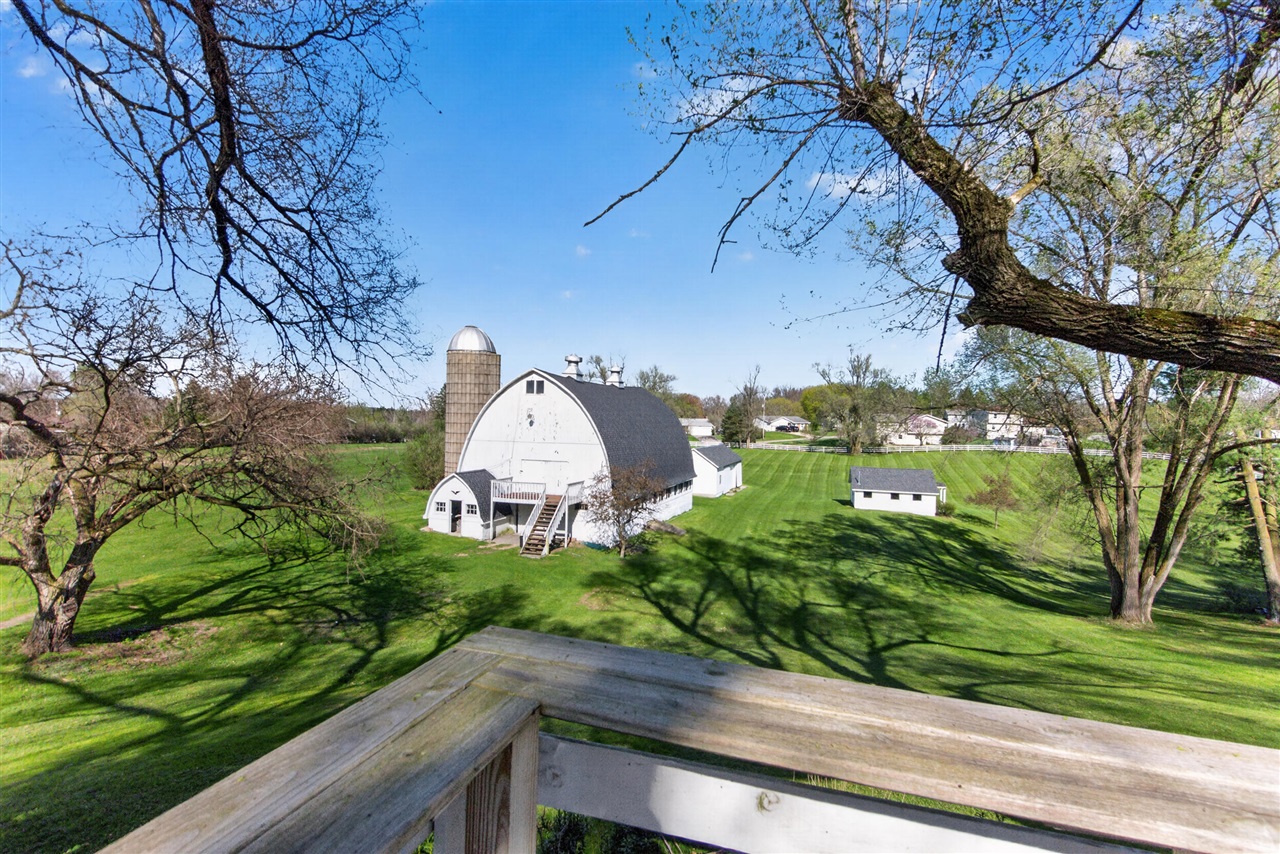 6231 Moon Lake Road, Jackson, MI, 49201-8578