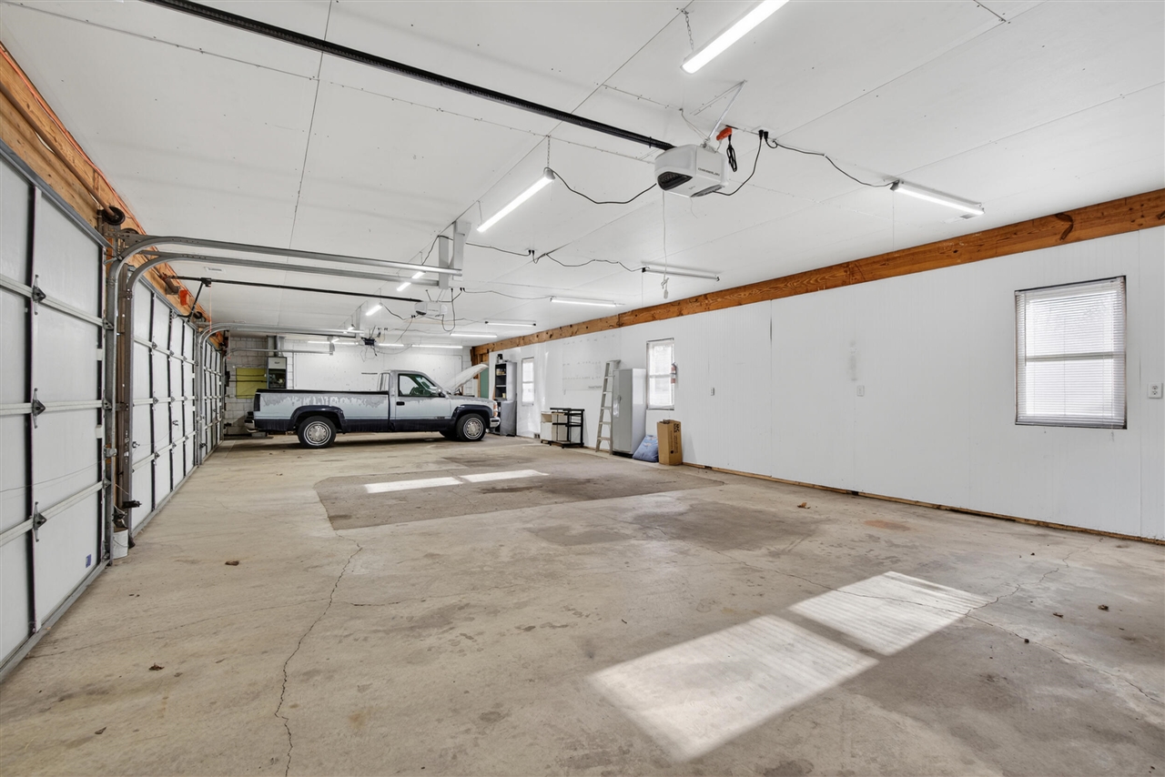 6231 Moon Lake Road, Jackson, MI, 49201-8578