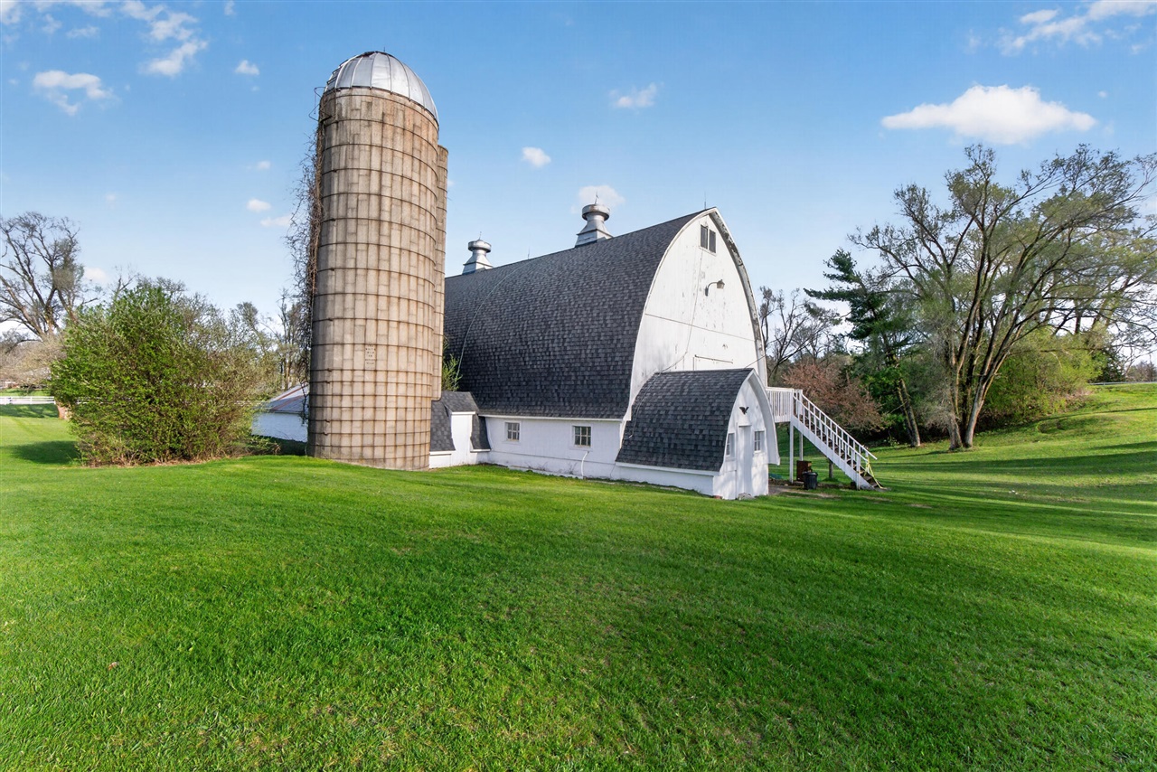 6231 Moon Lake Road, Jackson, MI, 49201-8578