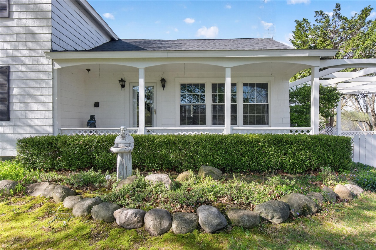 6231 Moon Lake Road, Jackson, MI, 49201-8578