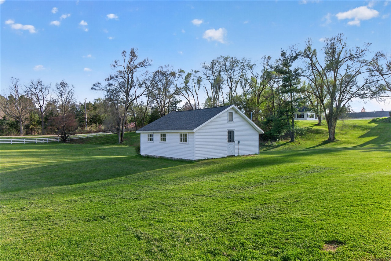6231 Moon Lake Road, Jackson, MI, 49201-8578