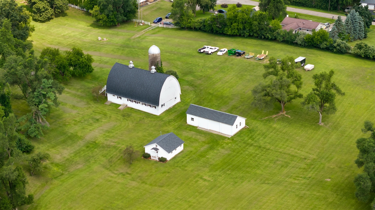 6231 Moon Lake Road, Jackson, MI, 49201-8578