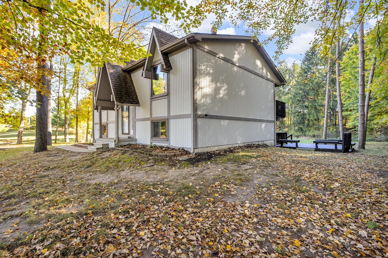 4042 Burns Road, Howell, MI, 48855-9224