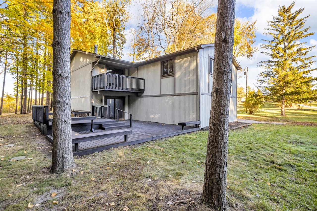 4042 Burns Road, Howell, MI, 48855-9224
