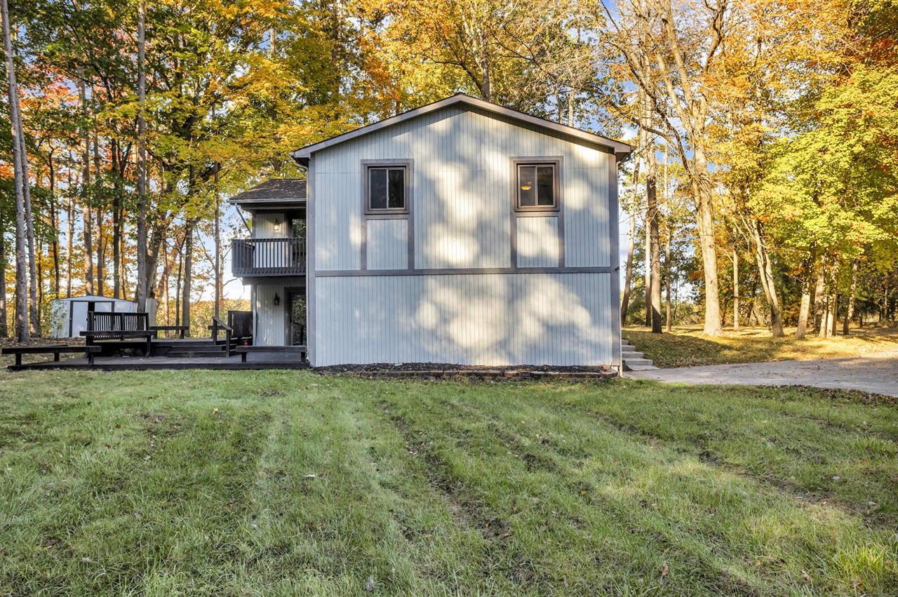 4042 Burns Road, Howell, MI, 48855-9224
