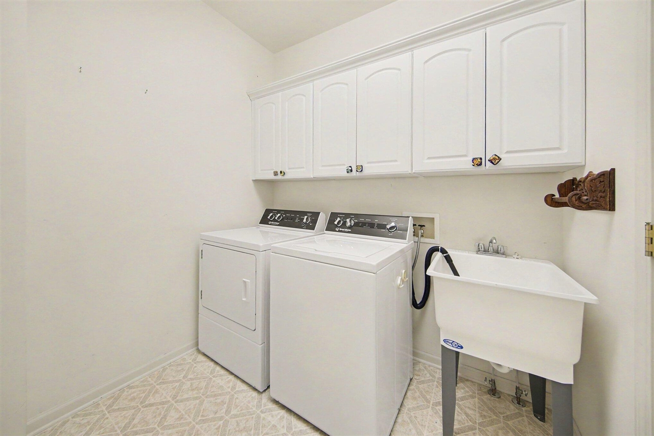 5496 Pinnacle Court, Ann Arbor, MI, 48108-8663
